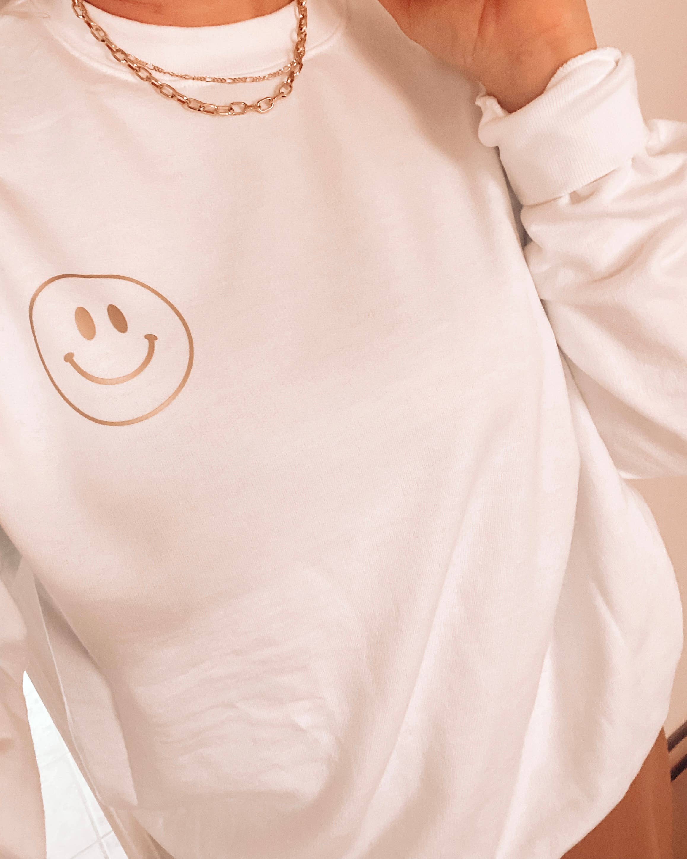 LOLA MAGNOLIA - Wholesale Graphic Sweatshirt - Women's - YOU ARE MAGIC CREWNECK1