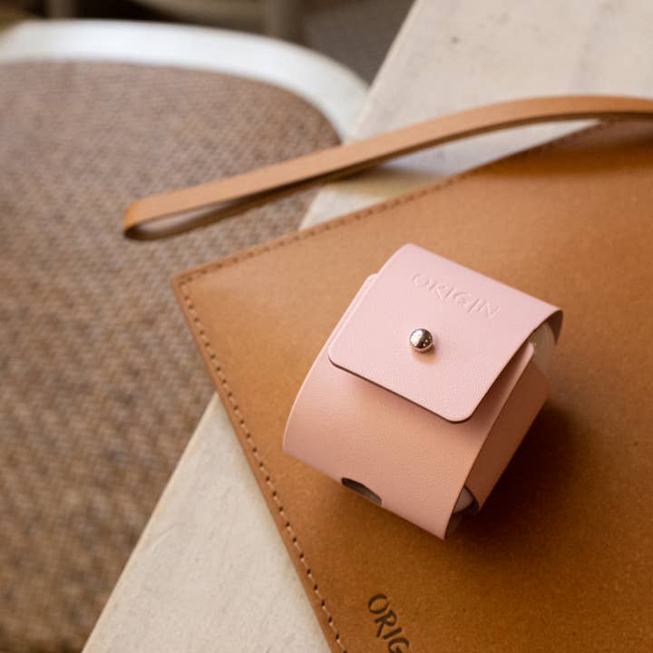 Maison Origin – wholesale Airpod-/hörlursfodral - Unisex – AIRPODS VÄSKA 1 & 2 - ÅTERVUNNET LÄDER