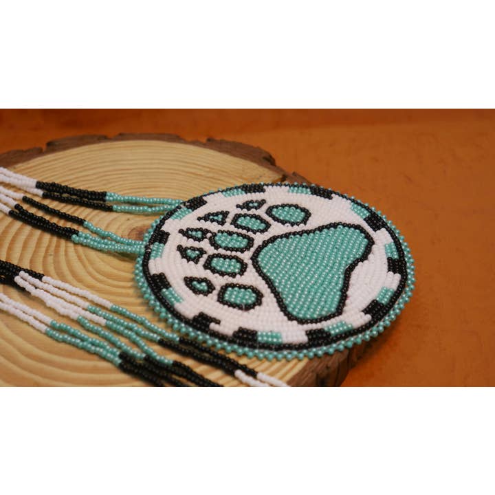 KANGURAH - Vente Colliers à pendentif - Collier médaillon perlé Patte d'Ours Blanc Amérindien1