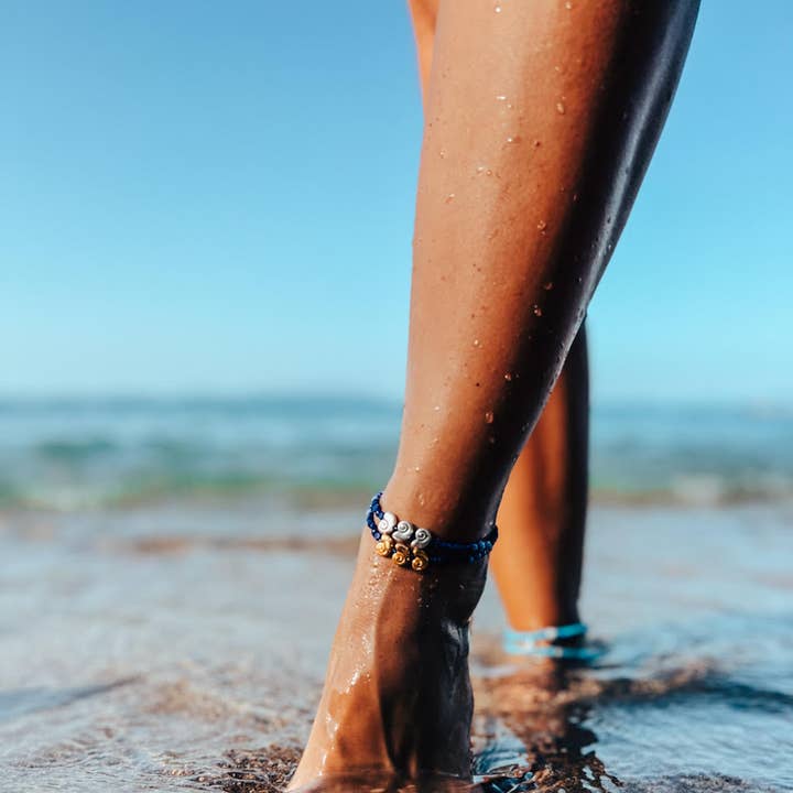 Goupi – Engroshandel Ankelkæde – Blå perleankelankler med guld- eller sølvskaller0