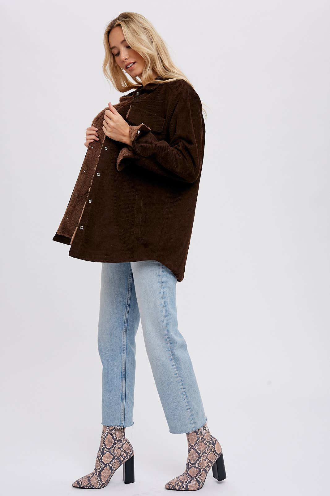 Bluivy - Wholesale Jacket - Women's - CORDUROY SHERPA-LINED JACKET40