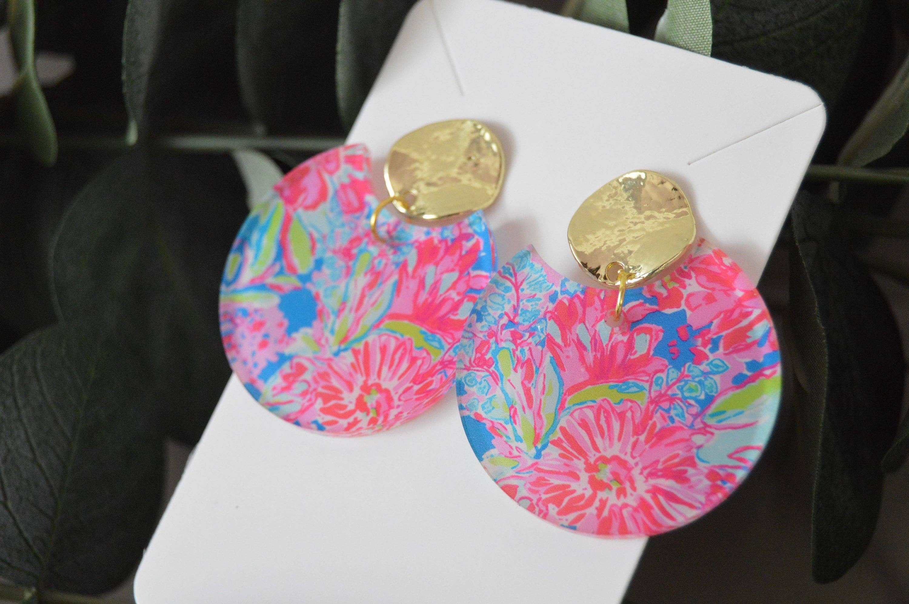 The Adorned Fox - Wholesale Dangle Earrings - Preppy Earrings, Colorful Notched Circle Earrings, Floral Su2