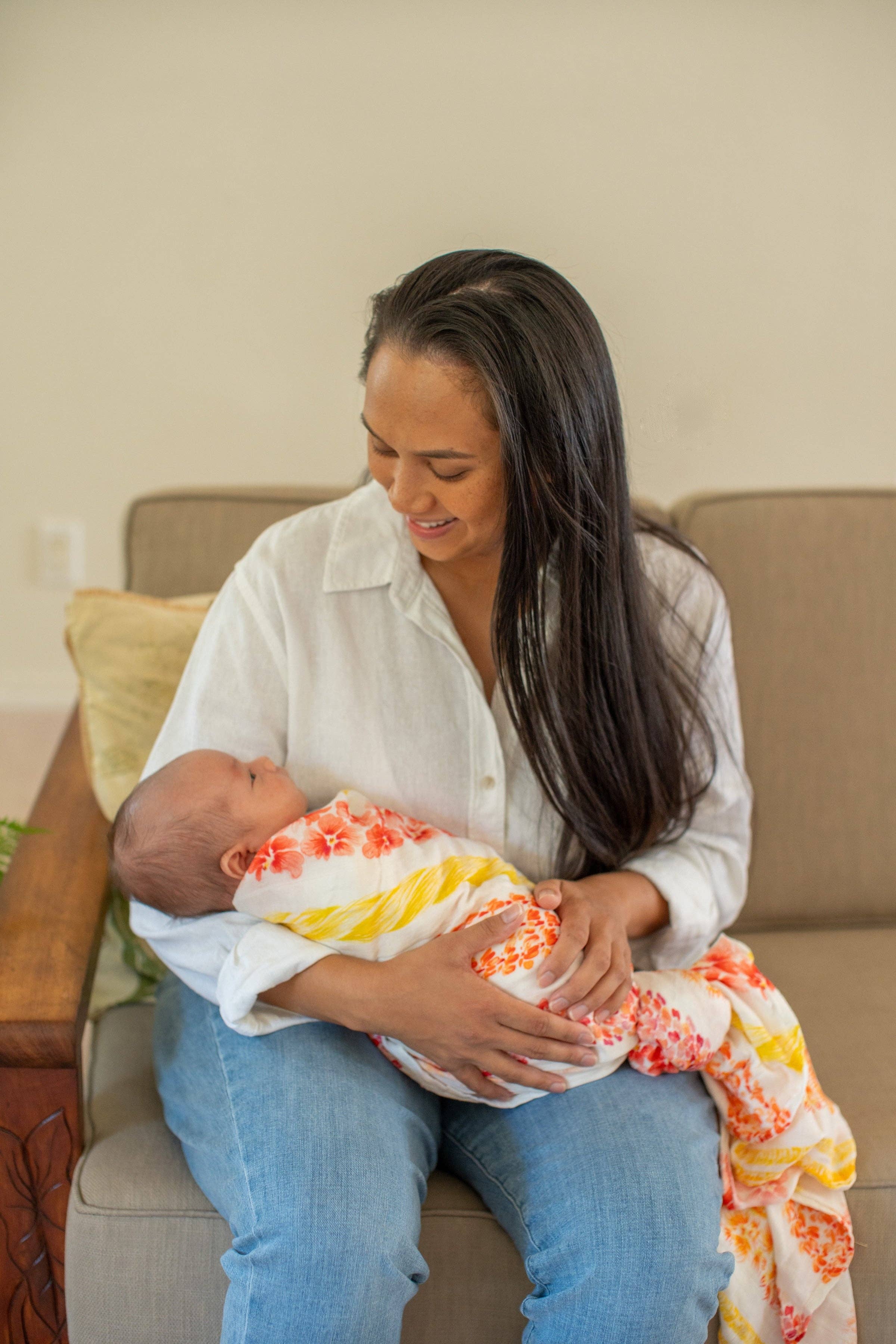 The Keiki Dept – wholesale Swaddle – Baby – Lei Alaula ʻUlaʻula Kapa Moe - Hawaiian Bamboo Swaddle2