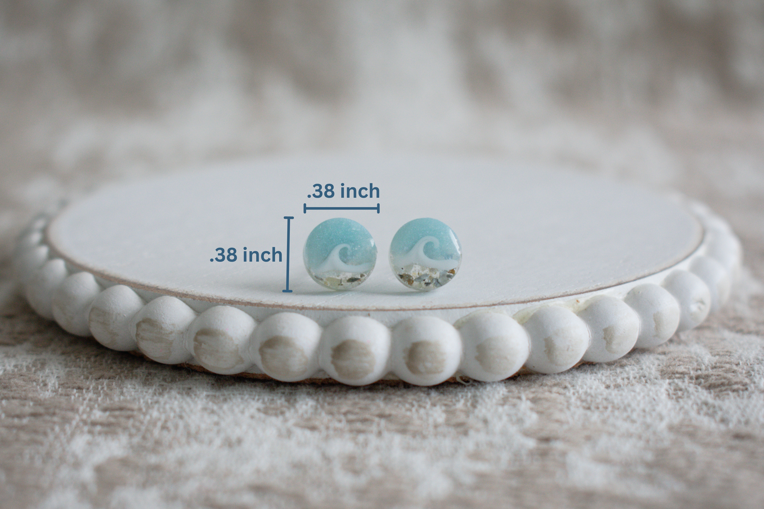 Sandy Beaches Shop - Wholesale Knopjes/oorstekers - Op maat gemaakte mini-wave-oorknopjes van zand | Beach Sand 3