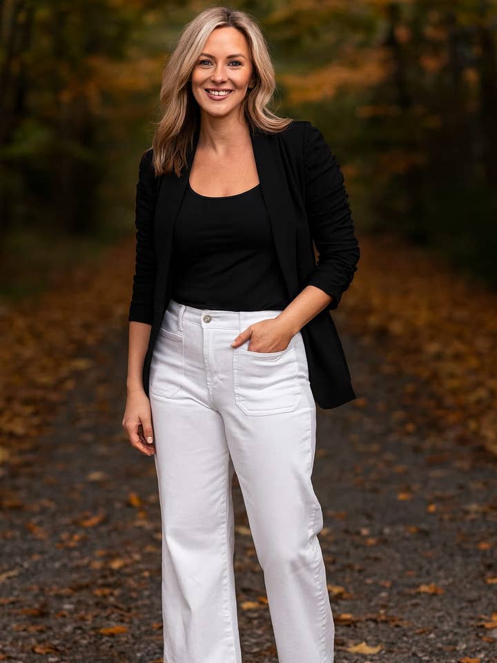 Weiße Stretch-Jeans mit weitem Bein und zwei Fronttaschen für den Großhandel von Kurt Muller