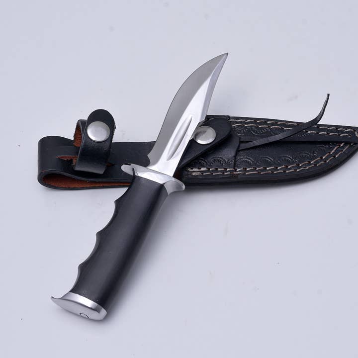 Shadow Fang– Hunting Knife for wholesale by Titan International