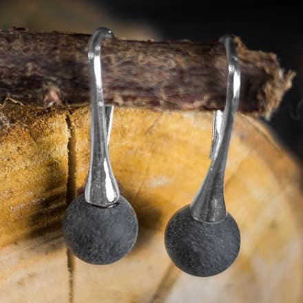 Pendientes de ámbar báltico natural con cuentas de ámbar negro para venta al por mayor de Marcin Waryszak