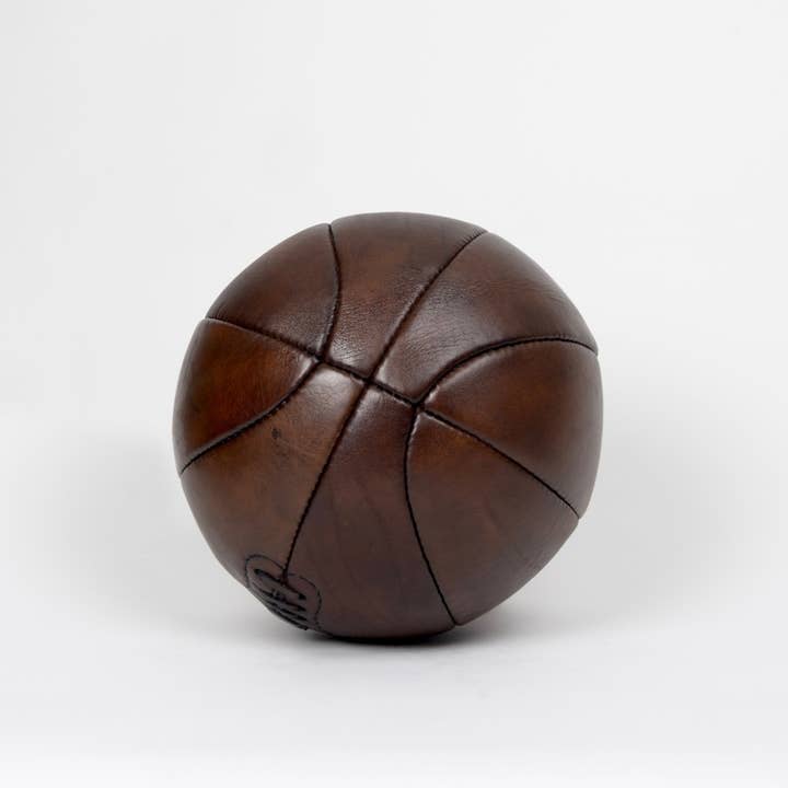 John Woodbridge Makers - Wholesale Sporting Accessories - VINTAGE LEATHER BASKETBALL 1910