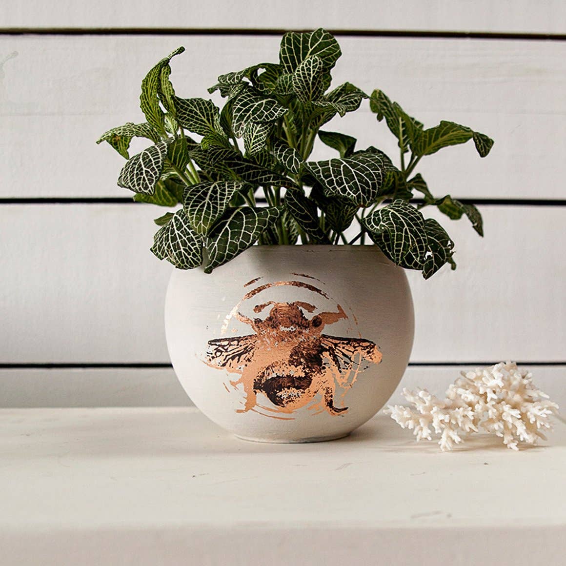 A Makers' Studio - Wholesale Stencil/Craft Die - Queen Bee - Mesh Stencil 12x123