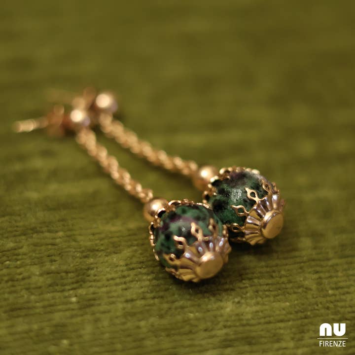 Italiaanse handgemaakte unieke oorbellen in goudkleurige druppelvorm voor wholesale door NU FIRENZE