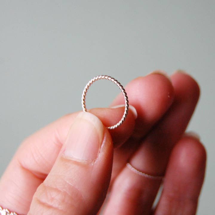 Sterling Silver vridna rep stapling ring, Silver Knuckle Ring för wholesale av Metal Cloth & Wood