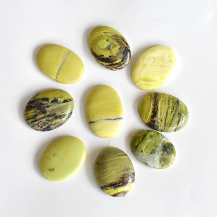 Soothing Crystals - Wholesale Spiritual Stone/Crystal - Lot of 20Pcs Serpentine Worry Stone Thumb Indent Crystal