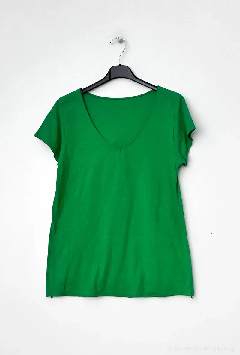 Mimi & Gogo - Wholesale T-Shirt - Women's - Plain basic T-shirt @2993_TsUni19