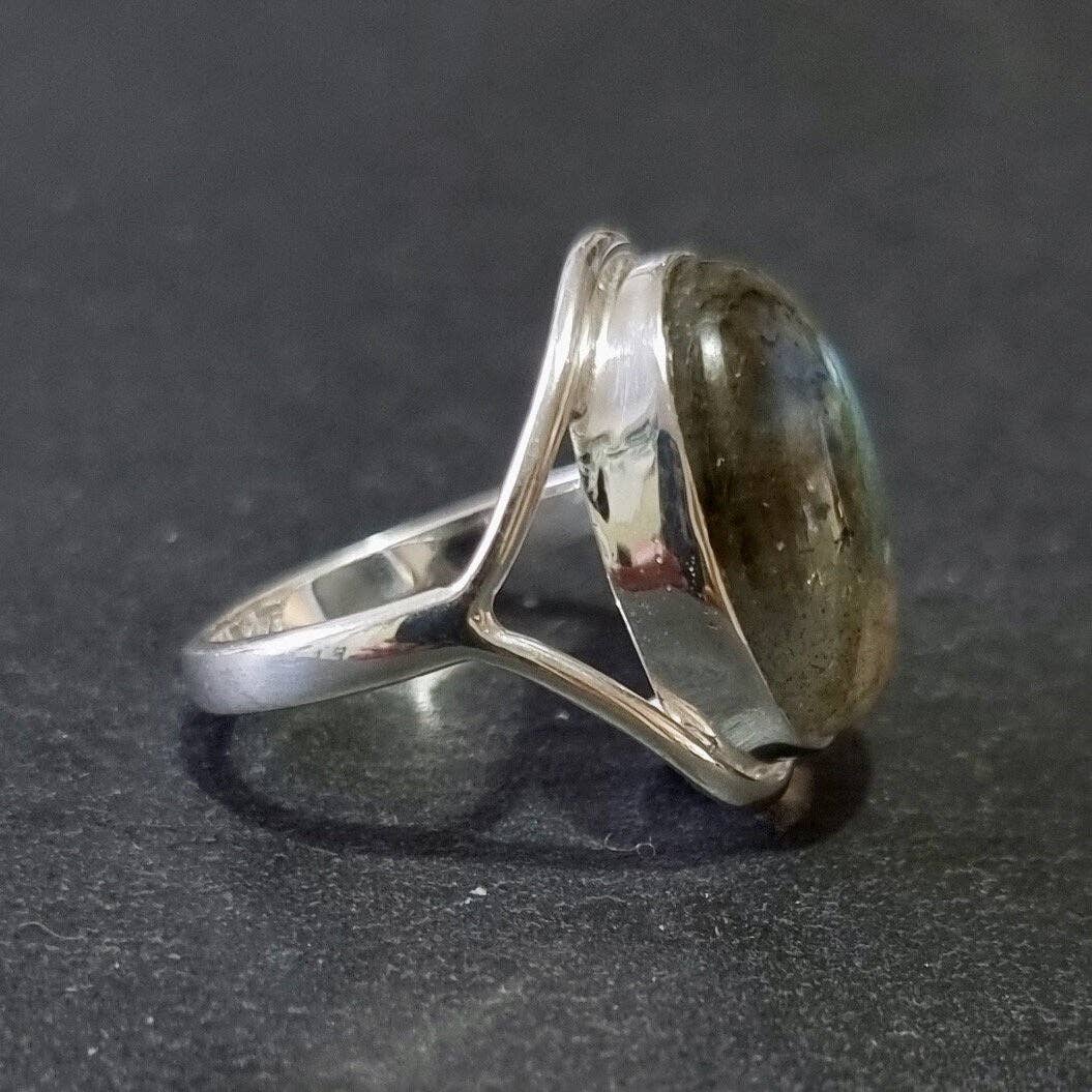 Mistry Gems - Vendita all'ingrosso Anelli cocktail/statement - Anello Unisex Ovale in Labradorite | Argento 925 | 15mm x 12mm3