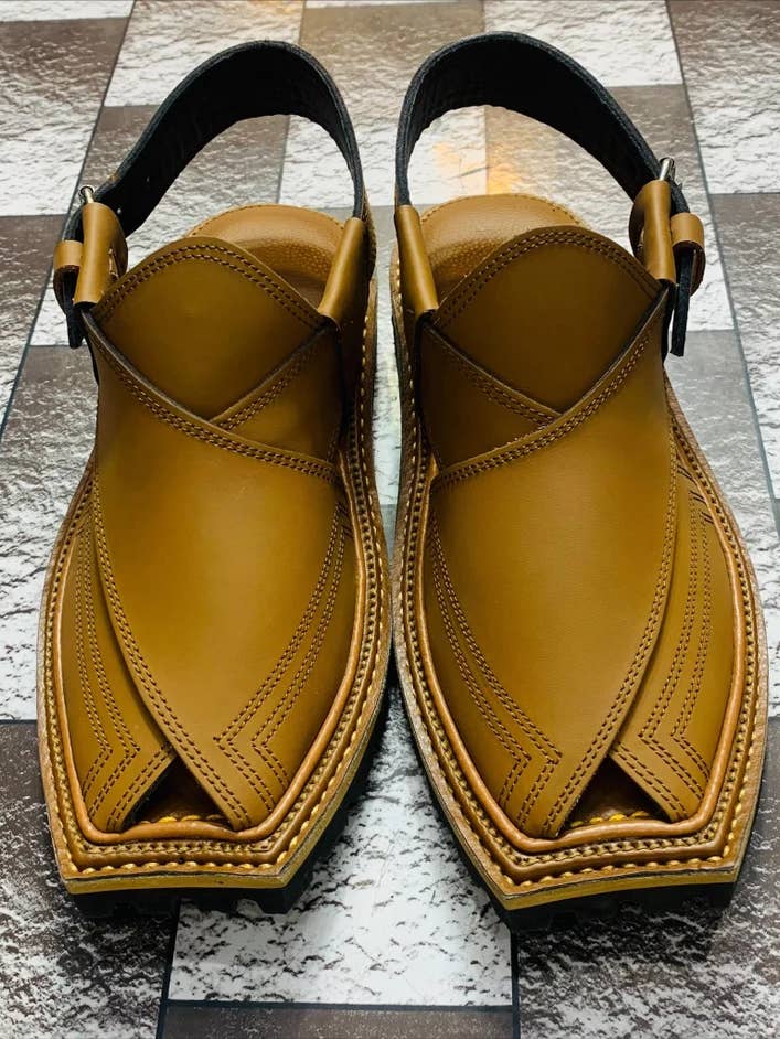 Sandales traditionnelles en cuir faites à la main pour hommes, Kaptaan Chappal pour la vente par vintarust