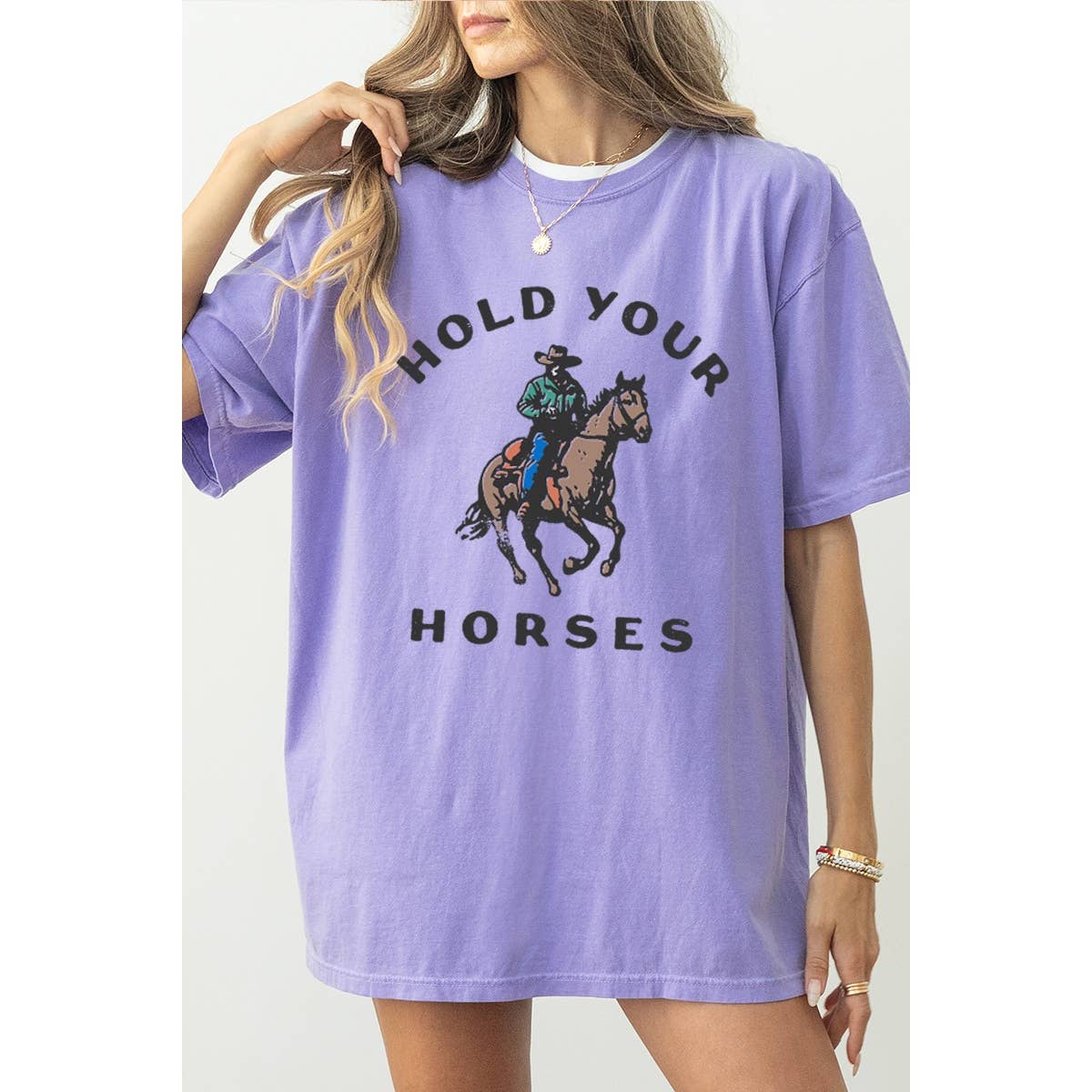 Illustrated Society - Wholesale Screen printed t-shirt – Women′s - HOLD YOUR HORSES VINTAGE GRAPHIC OVERSIZED TEE3