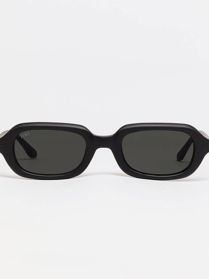 Zonnebril Totaal zwart voor wholesale door TIWI