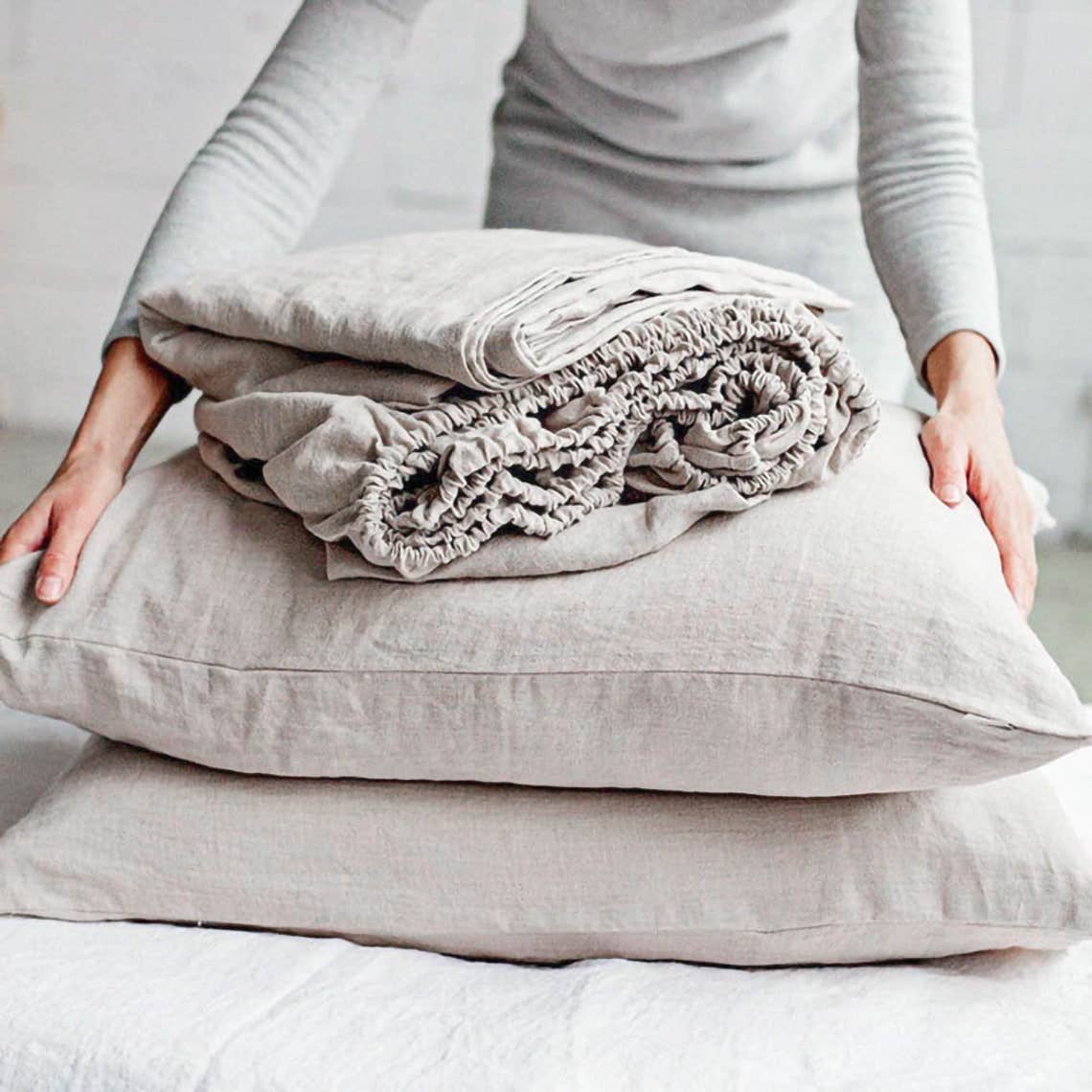 Q VITA - Wholesale Sheet Set - 100% French Linen Sheet Set (4 pcs) -- Multi Colors10