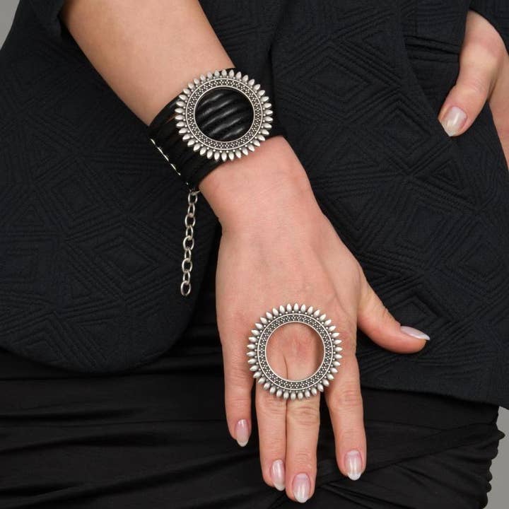 Zeydor Accessories - Vente Parures de bijoux - Ensemble de bracelets en cuir avec motif brodé indien ZeyDor 12078