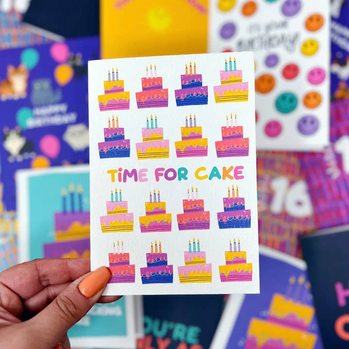 Carte de joyeux anniversaire « Time For Cake » pour la vente par Xoxo Designs by Ruth