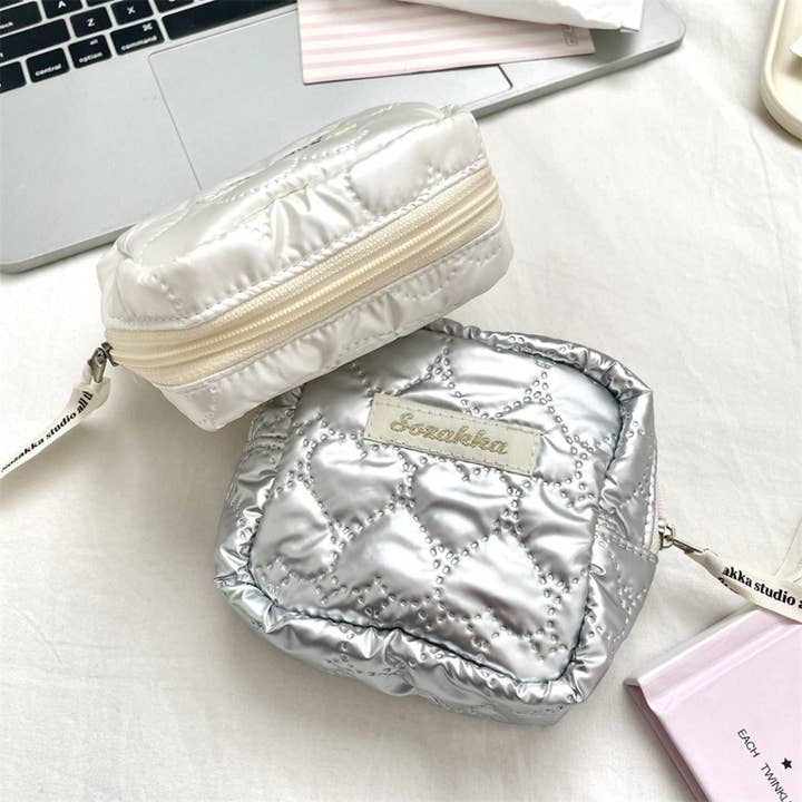 Funkyrel® Atzbranding Limited – wholesale Make-up/cosmetic bag – Cosbai - Mini Heart-Patterned Makeup Pouch12