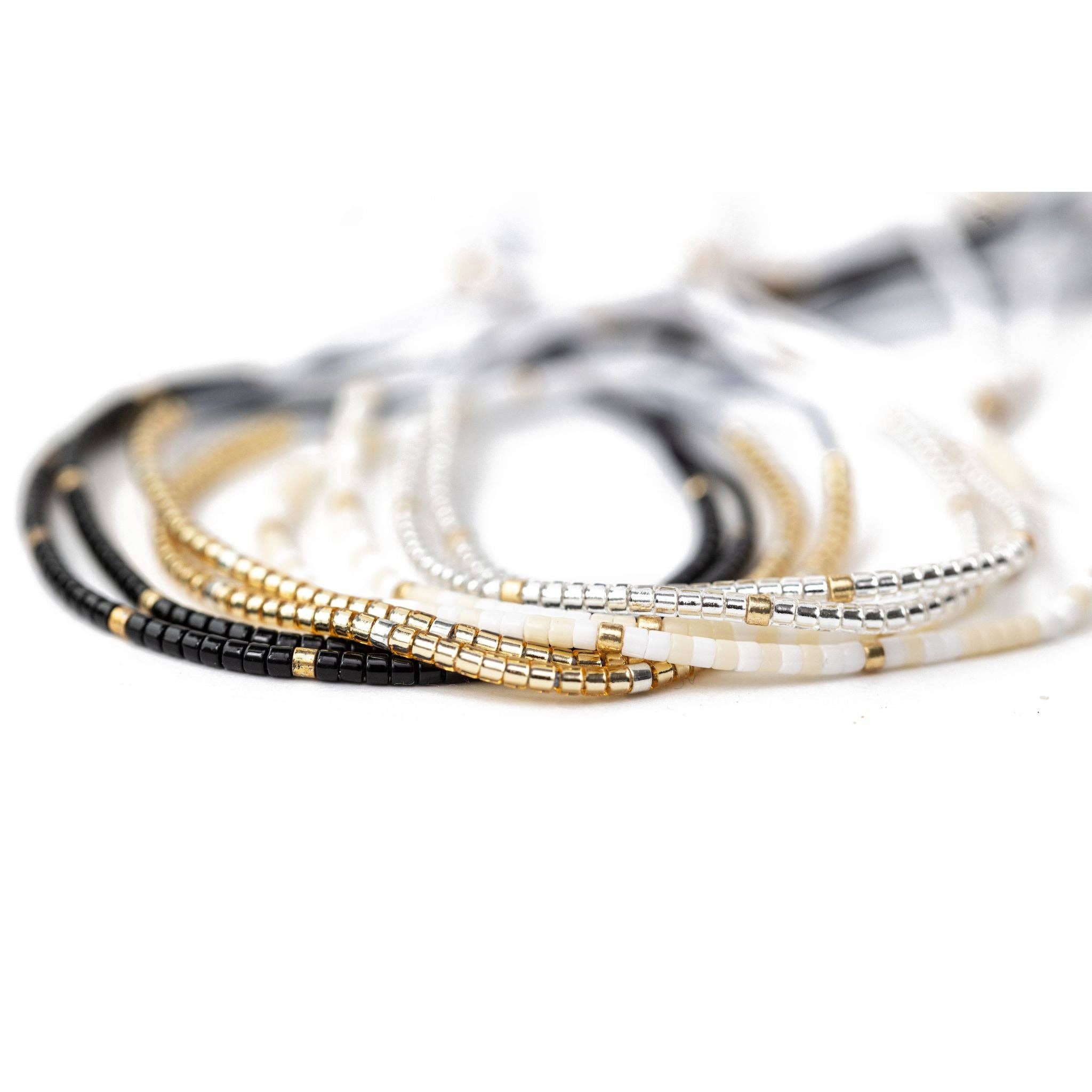 EMERSON & OLIVER - Wholesale Jewelry Set - Beaded Friendship Bracelet Bundle0