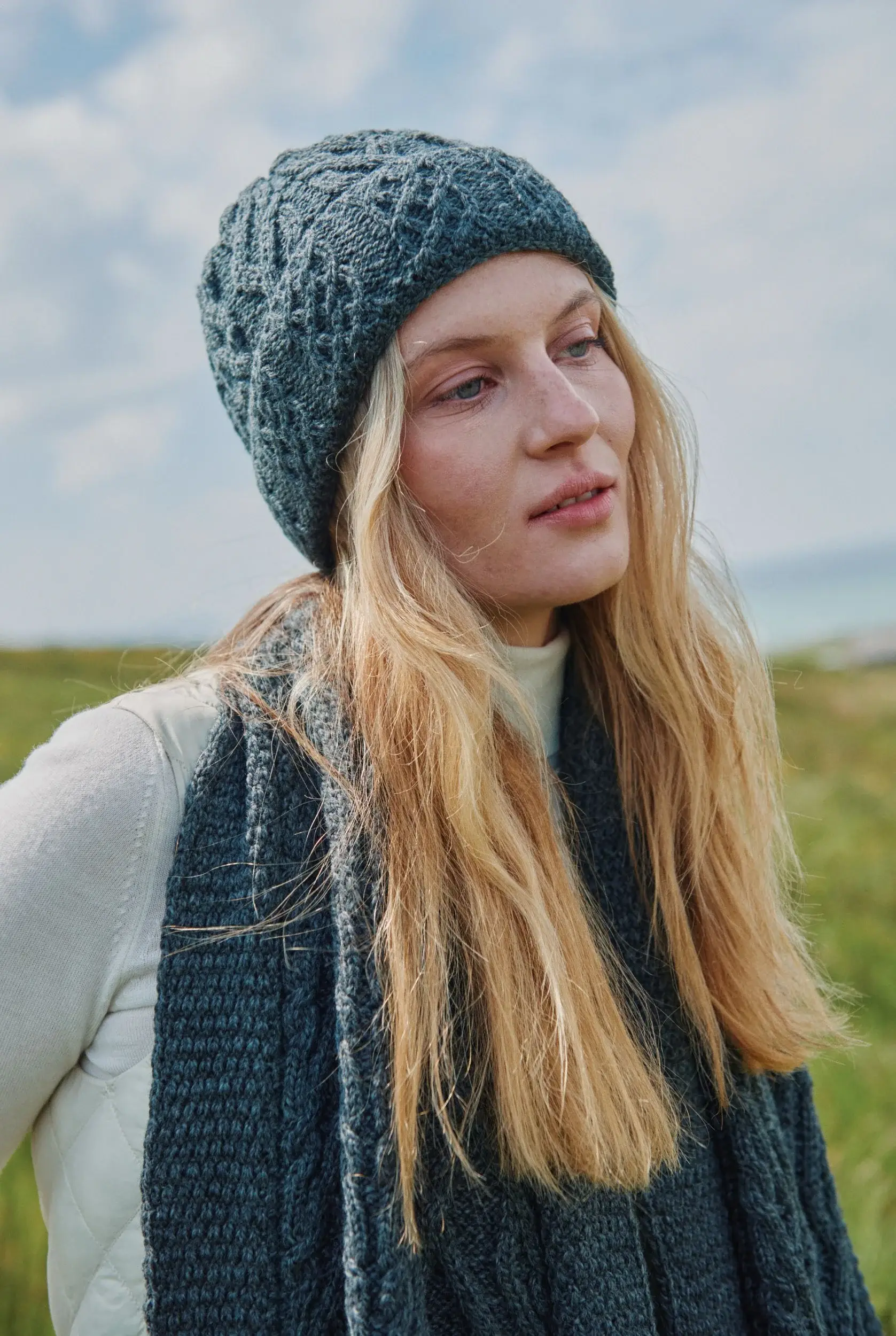 Aran Woollen Mills - Wholesale Beanie - Women's - Finlough Aran Hat -  Grey1