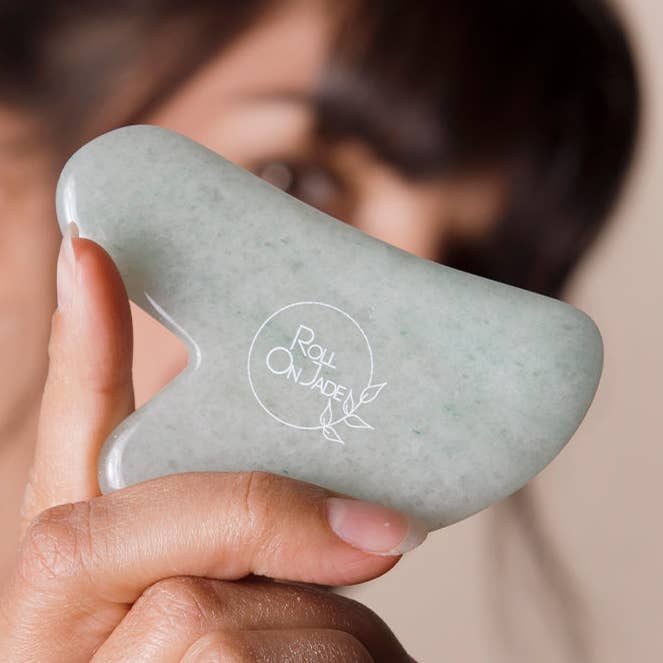 Pro Lift Gua Sha (Aventurine verte) pour la vente par Roll On Jade