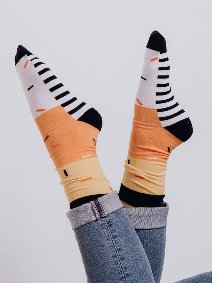Woven Pear - Wholesale Socks - Unisex - Crew Socks, Candy Corn Stripe