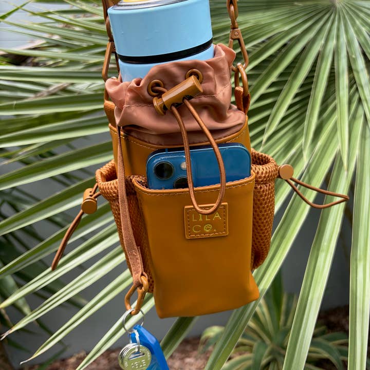 Lila Co - Wholesale Pet treat pouch – Cat/dog - Dog Walking Bag | Caramel2