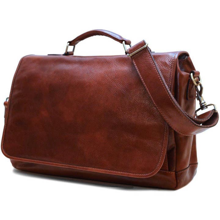 Centro Messenger for wholesale by Floto Leather Bags