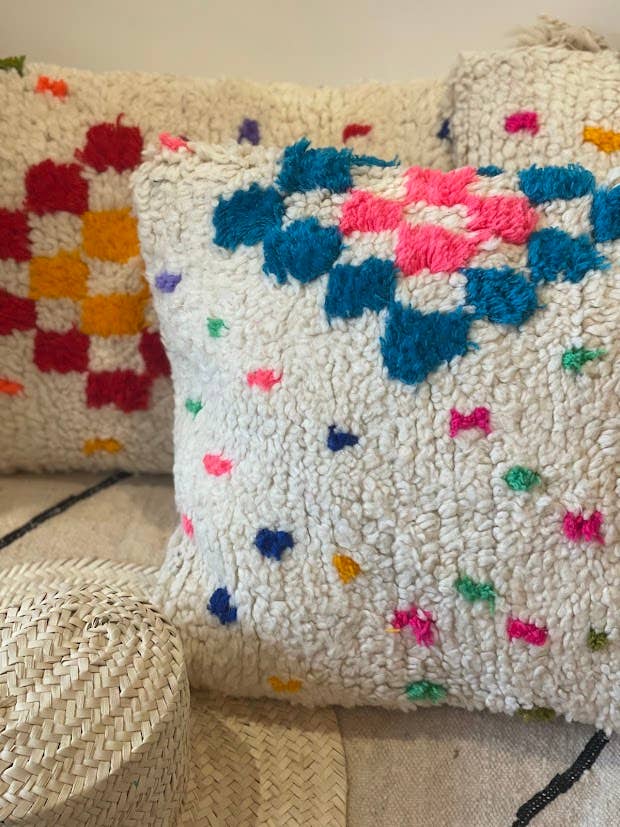 NOMAD BY LIV – wholesale Prydnadskuddfodral – Handgjord Färgglad Azilal Kuddfodral, Färgglad ull5