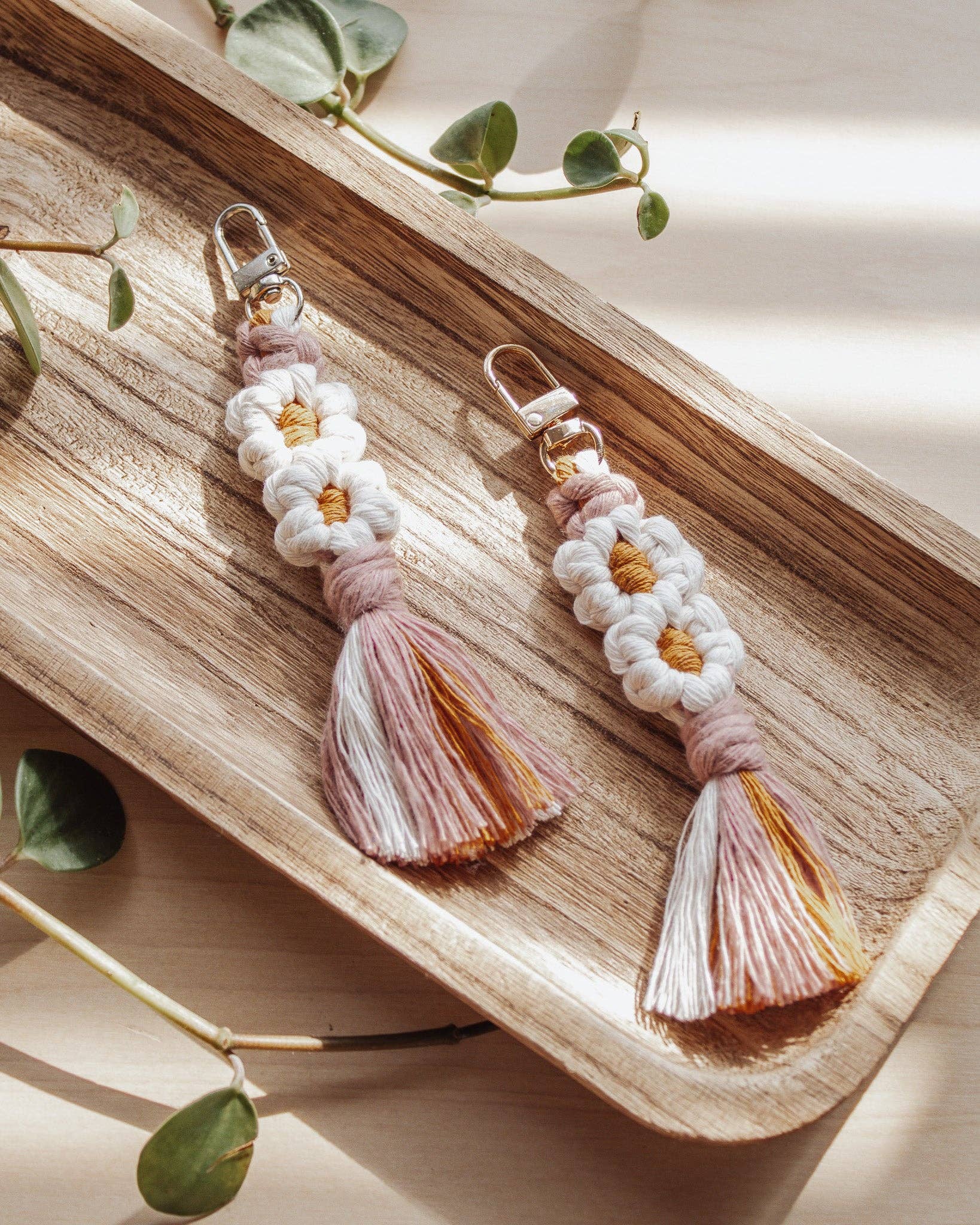 Modern Bo Studio – wholesale Keychain – Women's – Double Daisy Keychain6