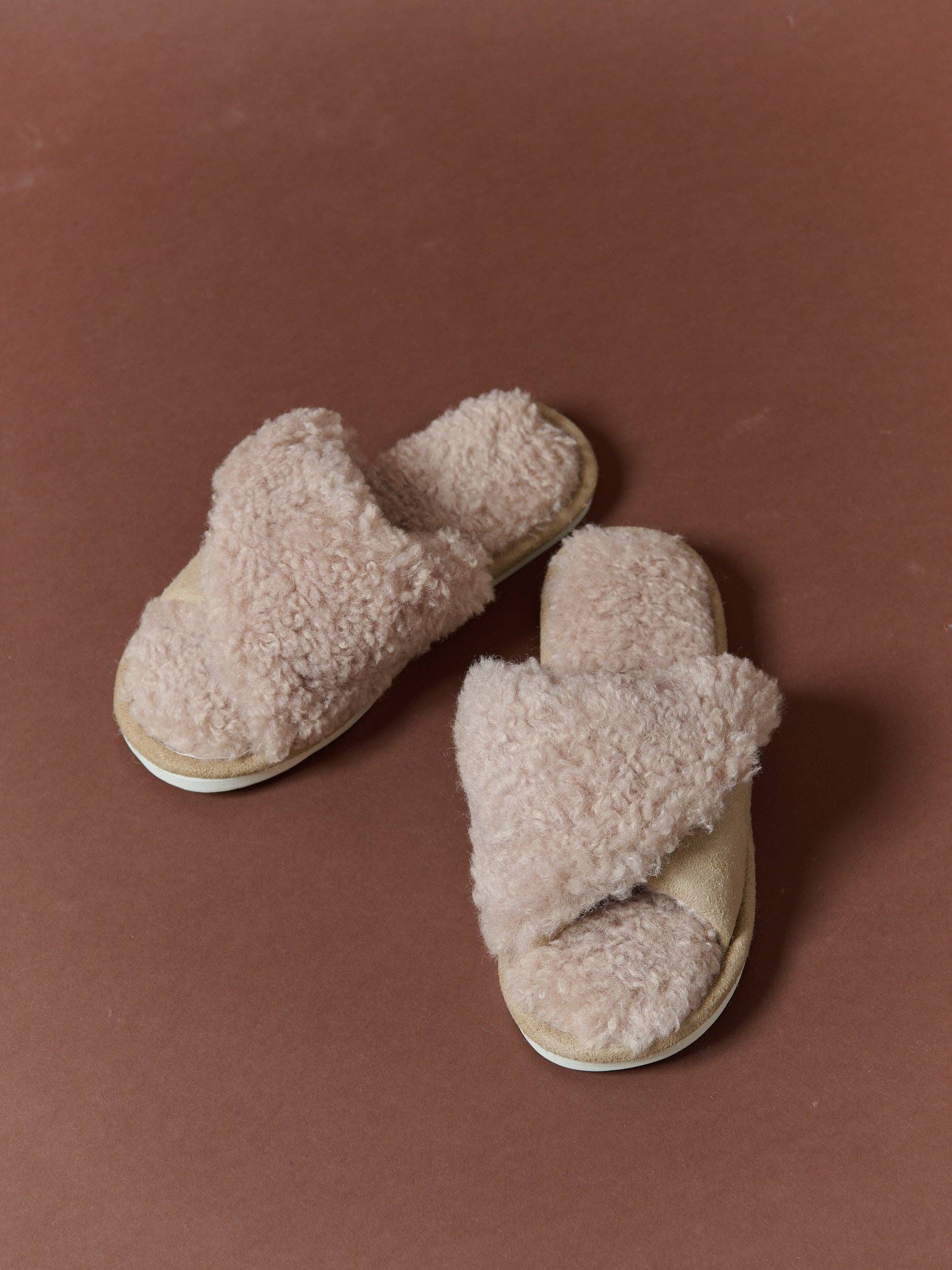 Angels Whisper Accessories - Wholesale Slippers - Women's - [1PK] Teddy Twist Slippers (4 pairs - 2S/M & 2M/L Pack)4
