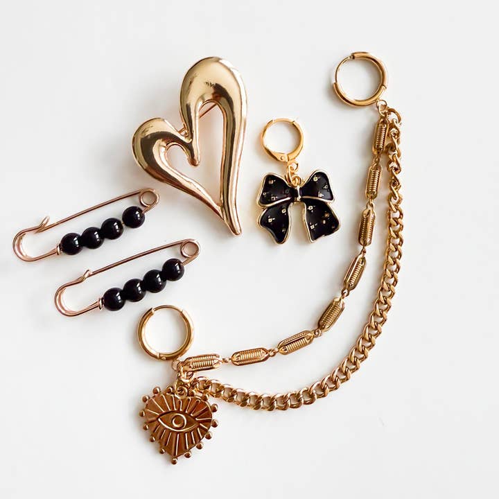 Leo & Lee Studio - Wholesale Shoe Accessories - Shoe Charm and Lace Sets | Â Sneaker Charm and Lace SetsÂ
