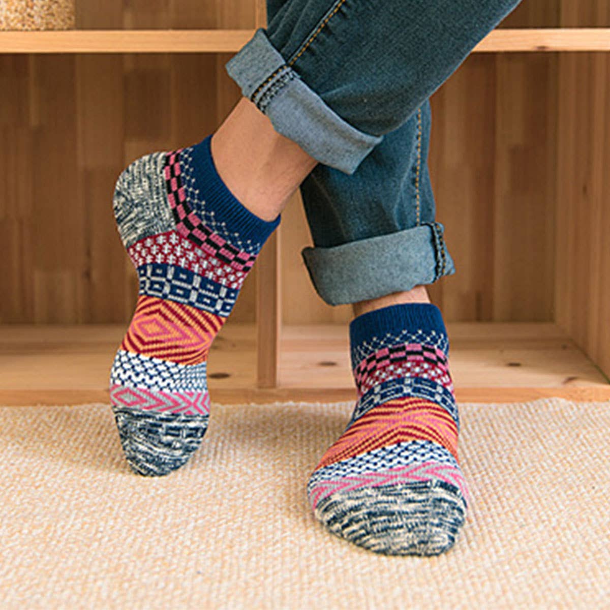 TYPE  5PCS/SET ALPACA VINTAGE FLORAL PATTERN SOCKS_CWMS0207 for wholesale on Faire2