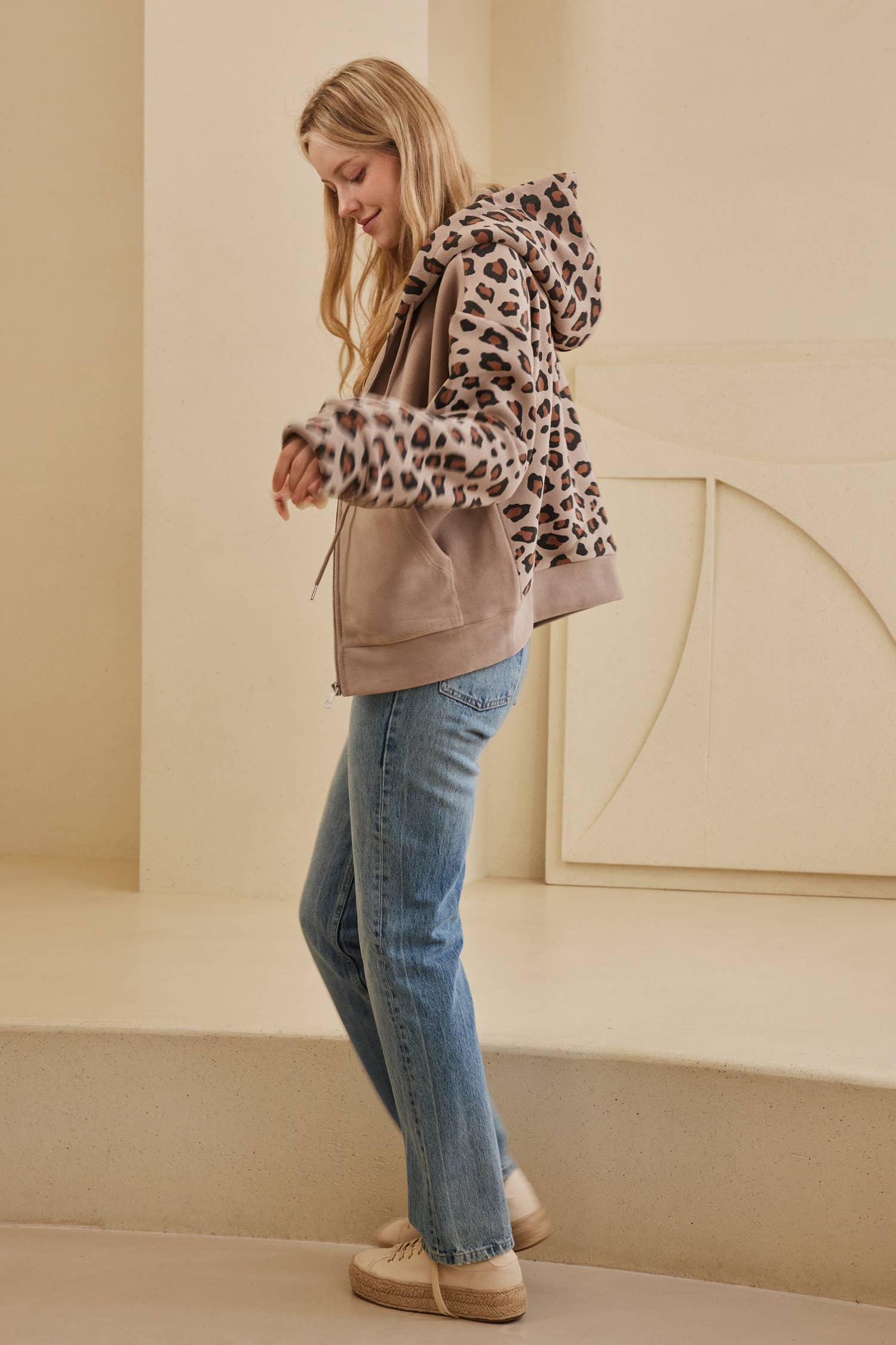 Mello. - Wholesale Hoodie - Women's - Zip Up hooded Sweatshirt with Leopard Print14