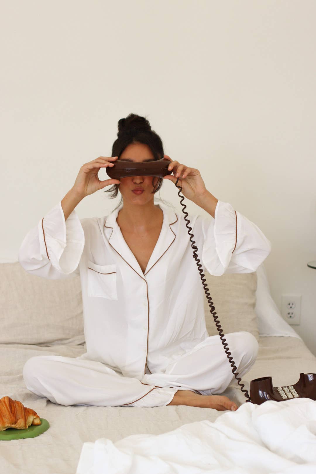 Carolina Benoit – wholesale Sleepwear set – Women's – Bamboo Pajama With Ruffle - White With Brown Lounge relax5