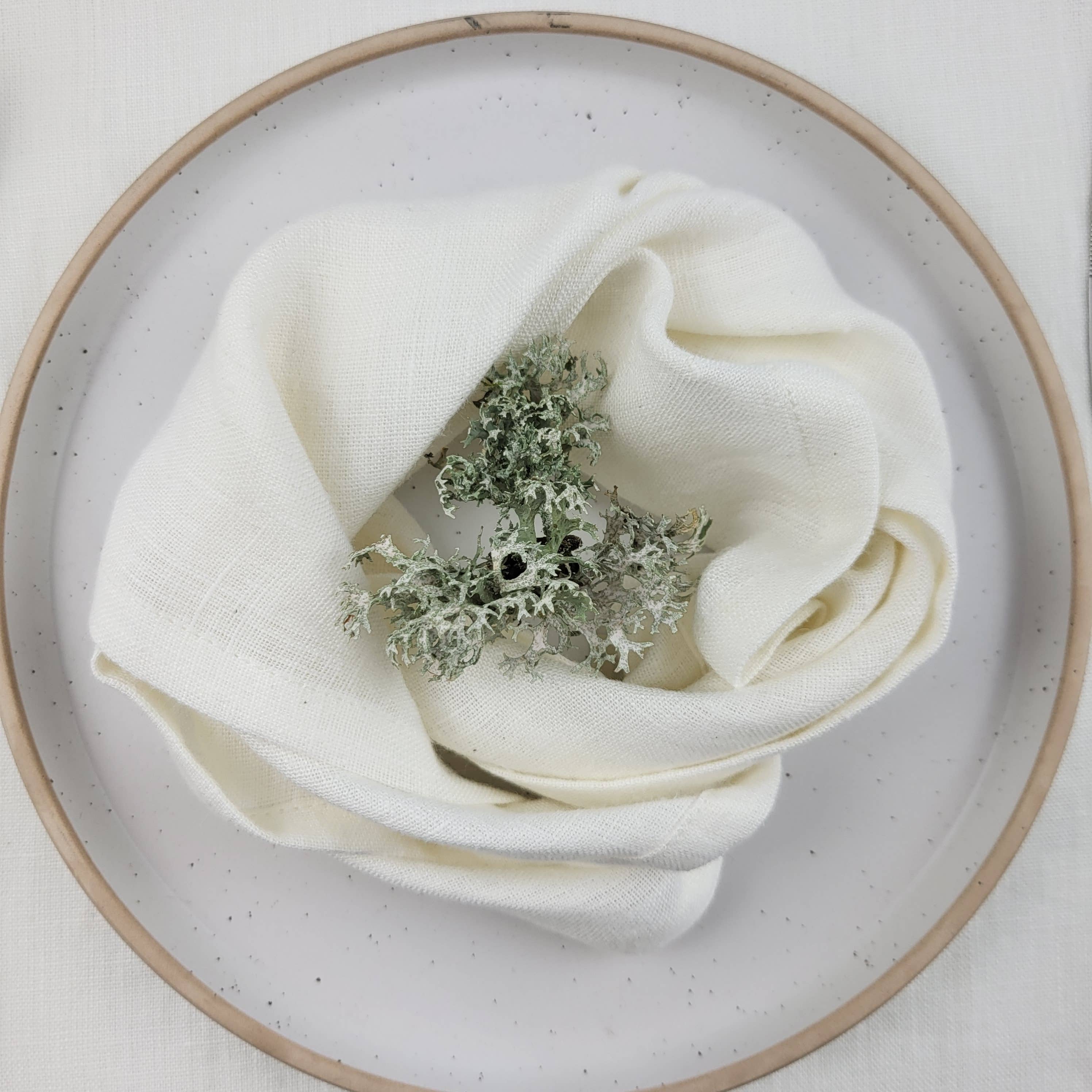 NAMUOS – Großhandel Papier- & Stoffserviette – Off-white Leinenservietten2