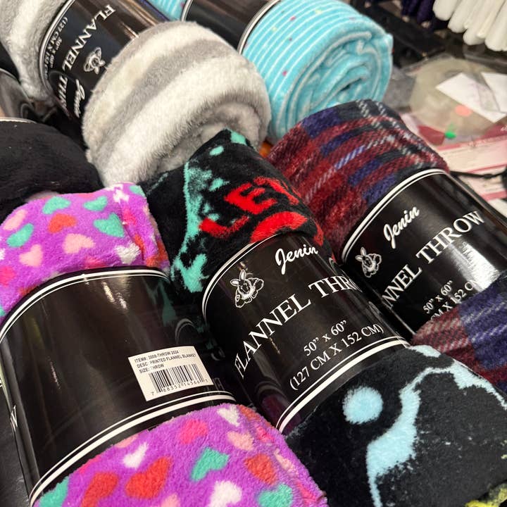 home mart goods - Wholesale Decoratiedeken - 10 stuks geassorteerde superzachte pluche warme knusse beddekens3