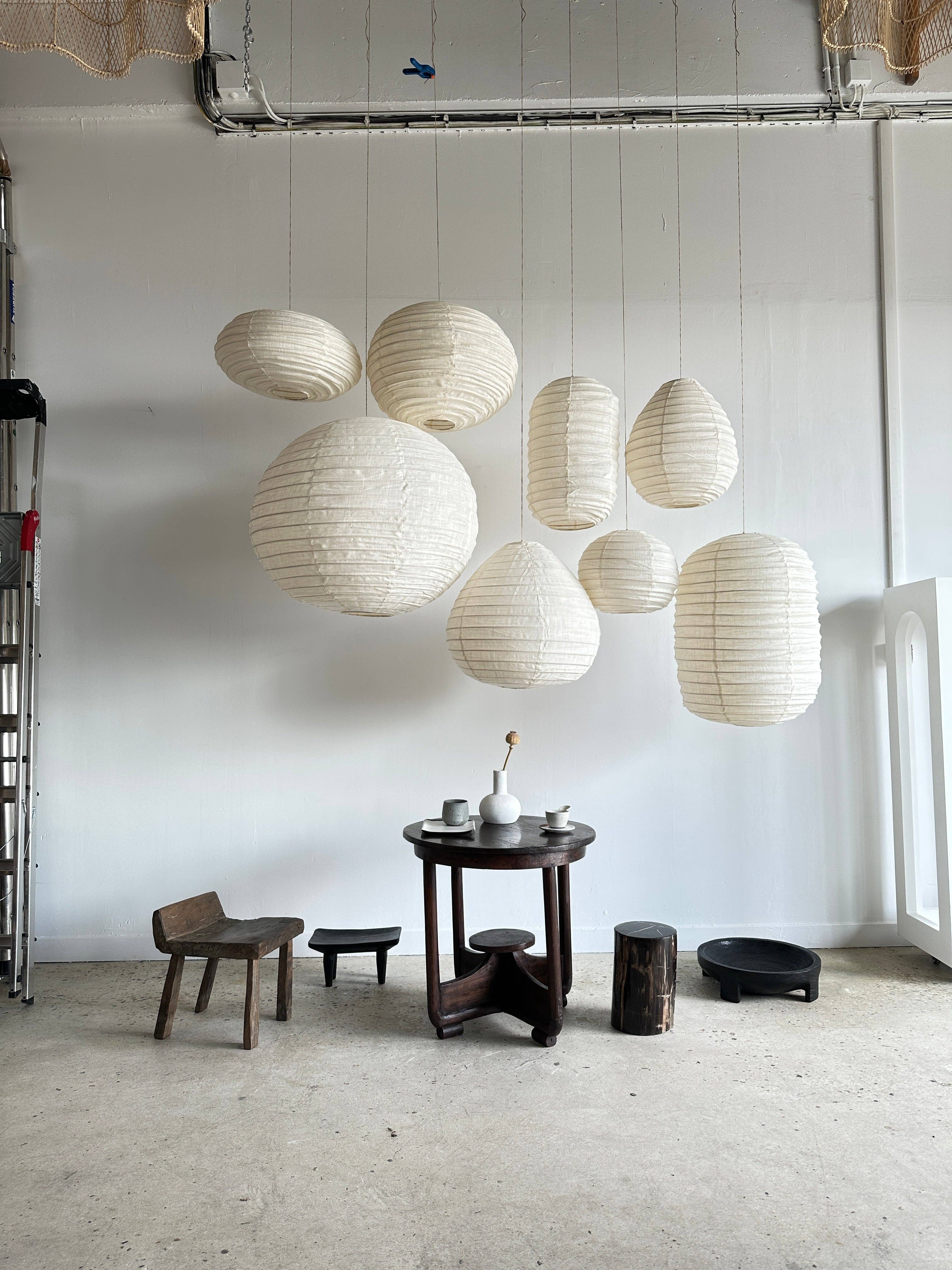 Office Objets - Wholesale Chandelier/Hanging Light - Average Japanese-style oval flattened pendant in rattan and natural linen H30 D4535