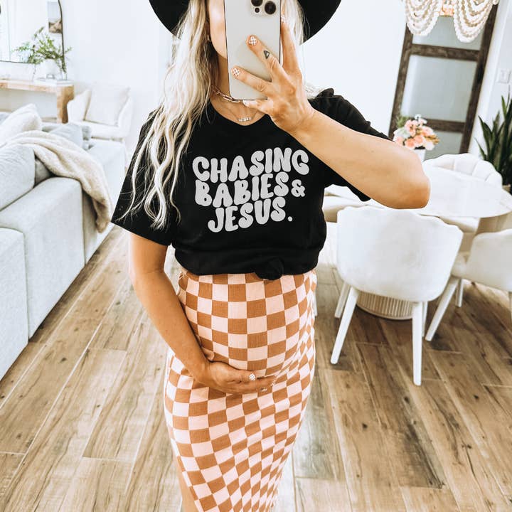 Camiseta Chasing Babies & Jesus © para venta al por mayor de SBG Co.