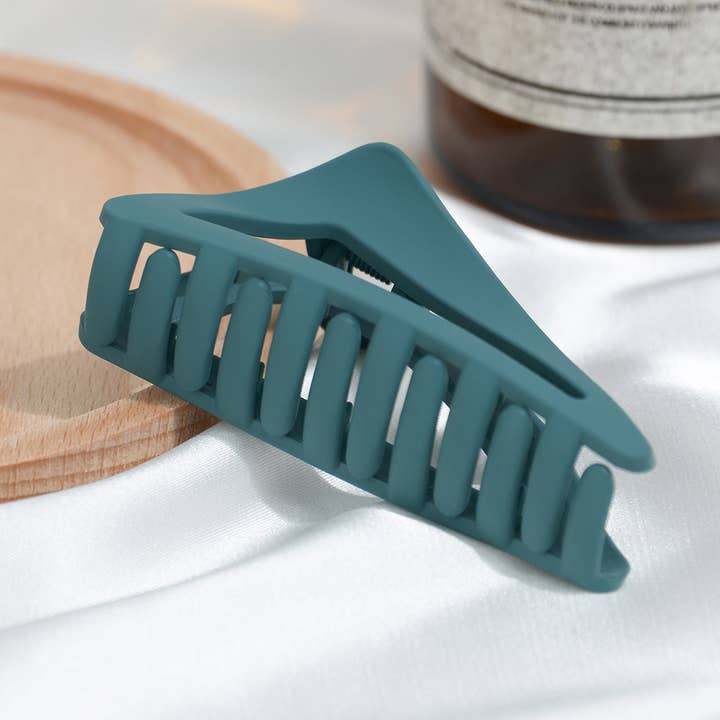 SoapElenGlen - Wholesale Hair Clip - Women's - French Geometric Hollow Triangle Hair Claw Clip4