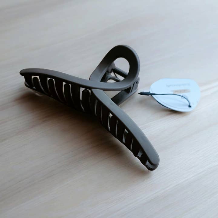 Pinza de pelo marrón para mujeres para venta al por mayor de Kids4trendy