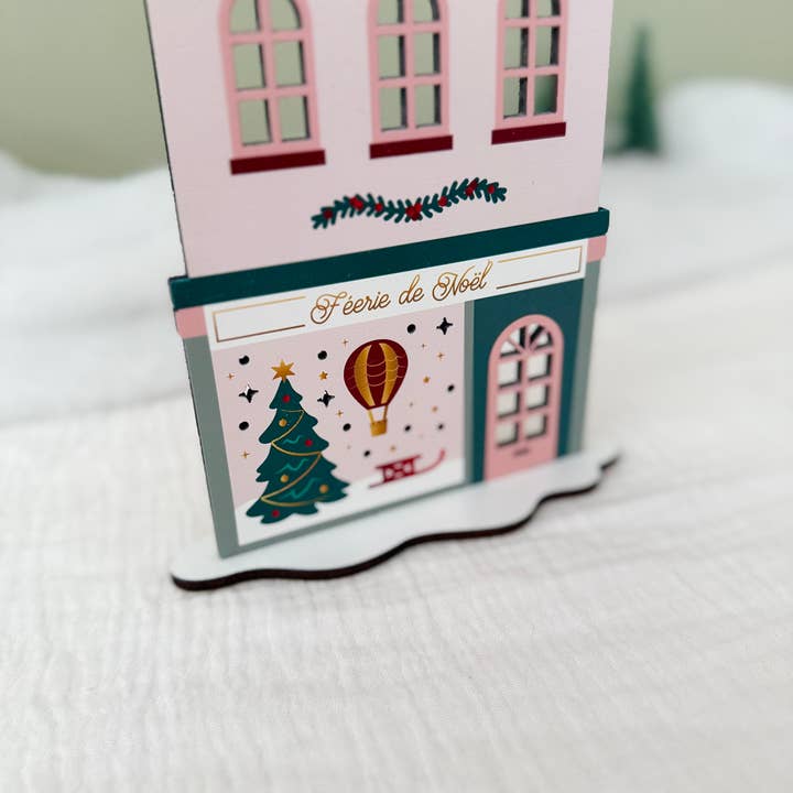 Print Your Love - Venta al por mayor Decoración navideña - Casa de Navidad y su tienda - madera pintada - Mini-mundo Navidad3