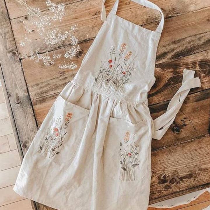 EmbroideryNTA - Wholesale Apron - Natural Embroidered Floral Apron With Lace Trim0