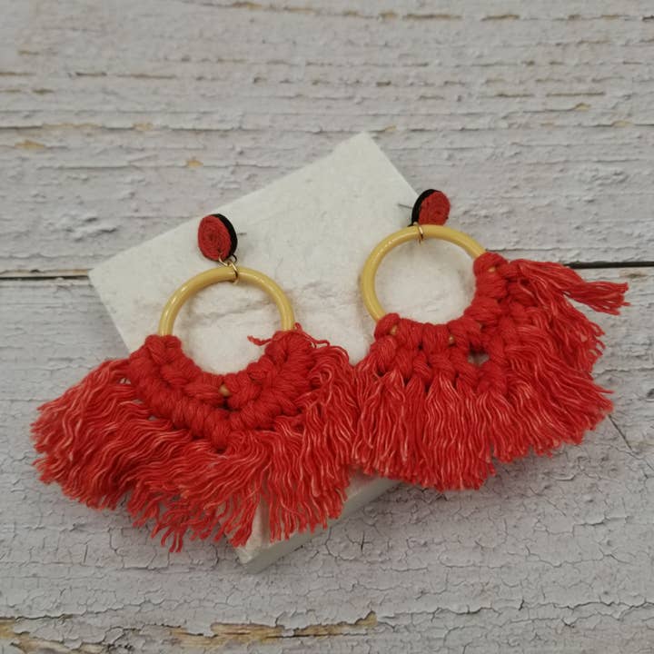 Treasure Wholesale - Wholesale Dangle Earrings - Woven Tassel Macrame Earrings In 2 Colors