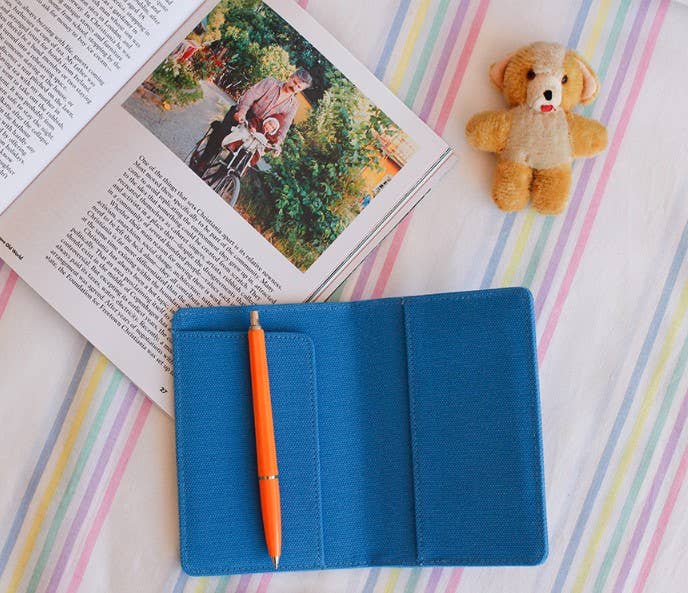 K-Wonderland - Vendita all'ingrosso Custodia per passaporto - Donna - [1537] Cover per passaporto Protect Travel Wallet - Ricamo di lusso1