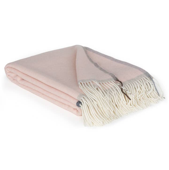 MoST - Venta al por mayor Mantas de sofá - Suave manta de cachemir y lana merino MILANO rosa con borde