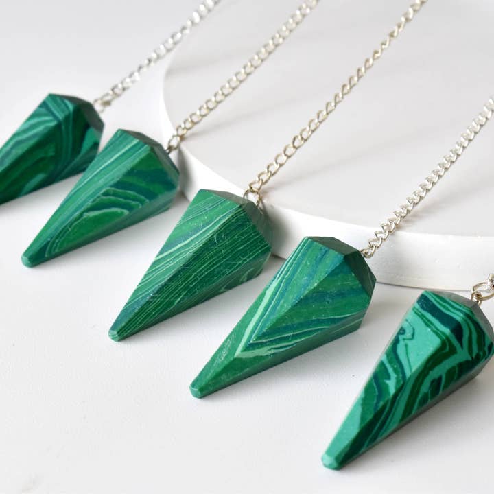 Soothing Crystals - Vendita all'ingrosso Pietra/cristallo spirituale - Lotto di 20 pezzi | Malachite sintetica | Pendolo di cristallo sfaccettato7